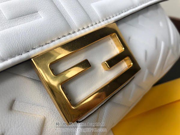 FENDI女包 頂級原單 Baguette迷你手袋 白色 全幅FF圖案 芬迪女鏈條斜挎包 可手提  fdz2062